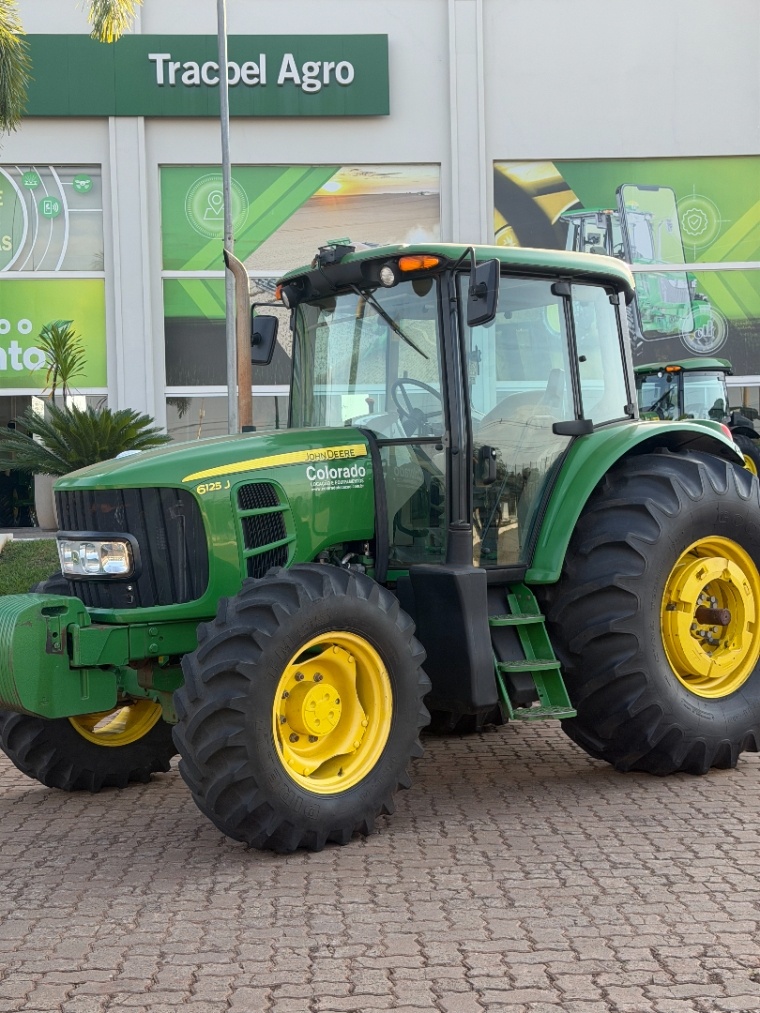 Trator John Deere 6125J ano 2022 - 6125J - Máquinas Agrícolas