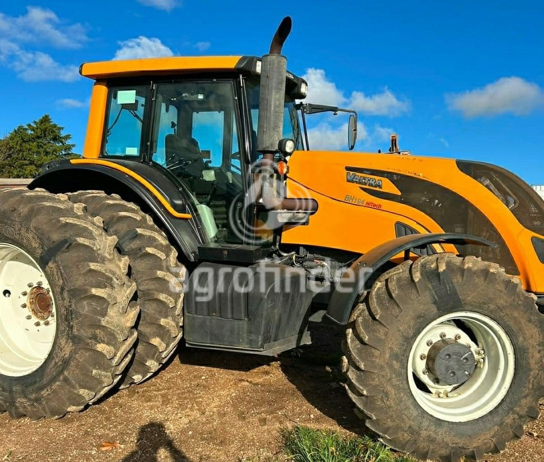 Trator Valtra BH 194 HiTech ano 2020 - BH 194 HiTech - Máquinas Agrícolas