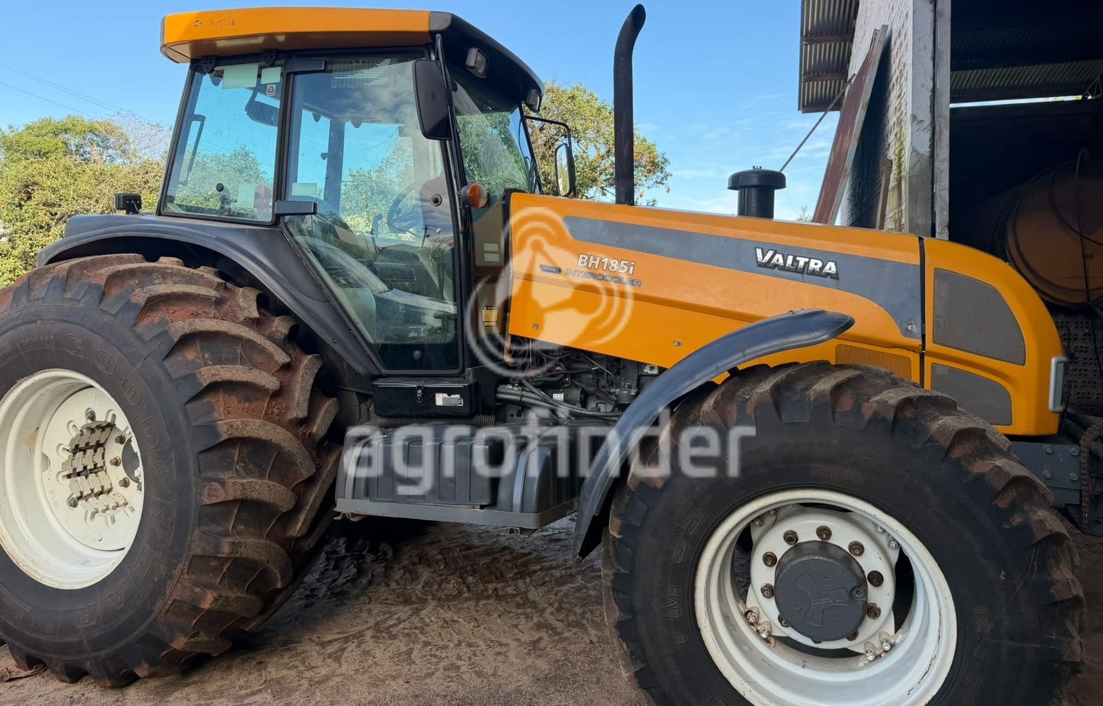 Trator Valtra BH 185i ano 2013 - BH 185i - Máquinas Agrícolas