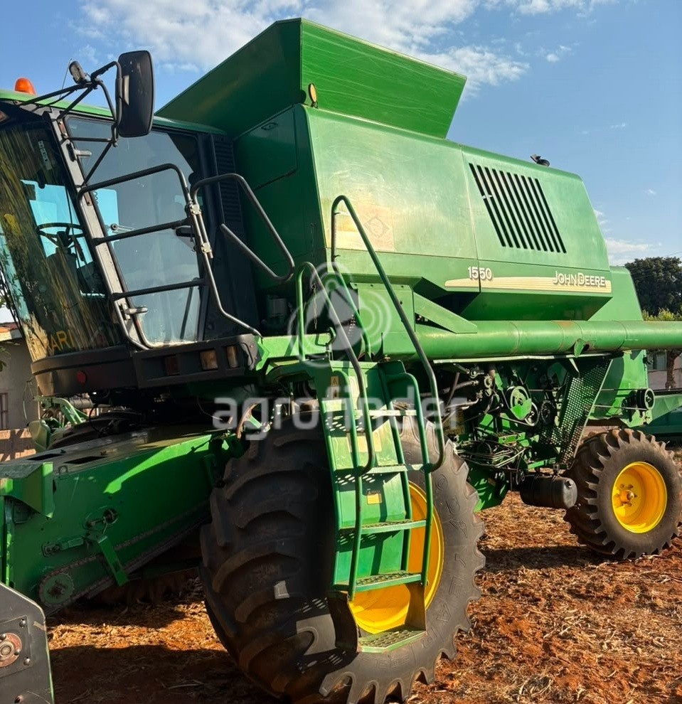 Colheitadeira John Deere 1550 ano 2002 - 1550 - Máquinas Agrícolas