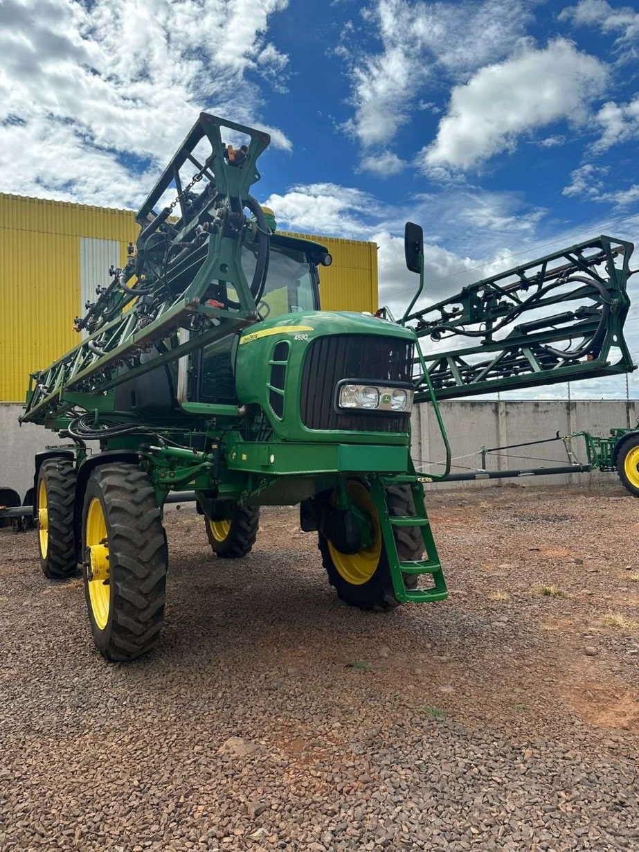 Pulverizador Autopropelido John Deere 4630 ano 2014