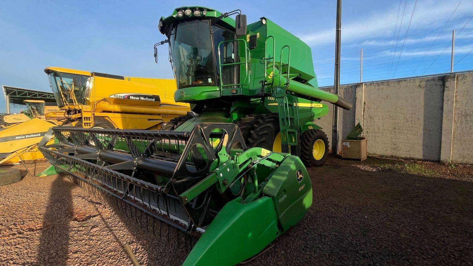 Colheitadeira John Deere S430 ano 2017 - S430 - Máquinas Agrícolas