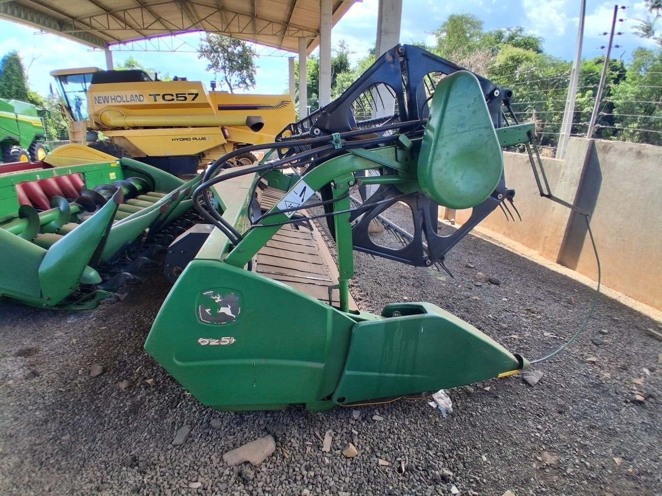 Plataforma John Deere 625 ano 2012