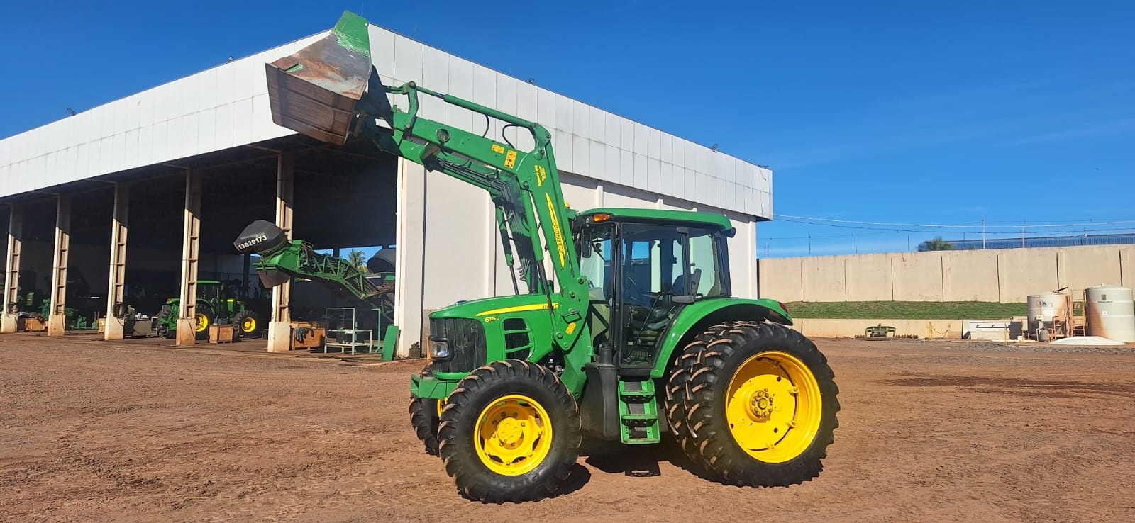 Trator John Deere 6115J ano 2017 - 6115J - Máquinas Agrícolas