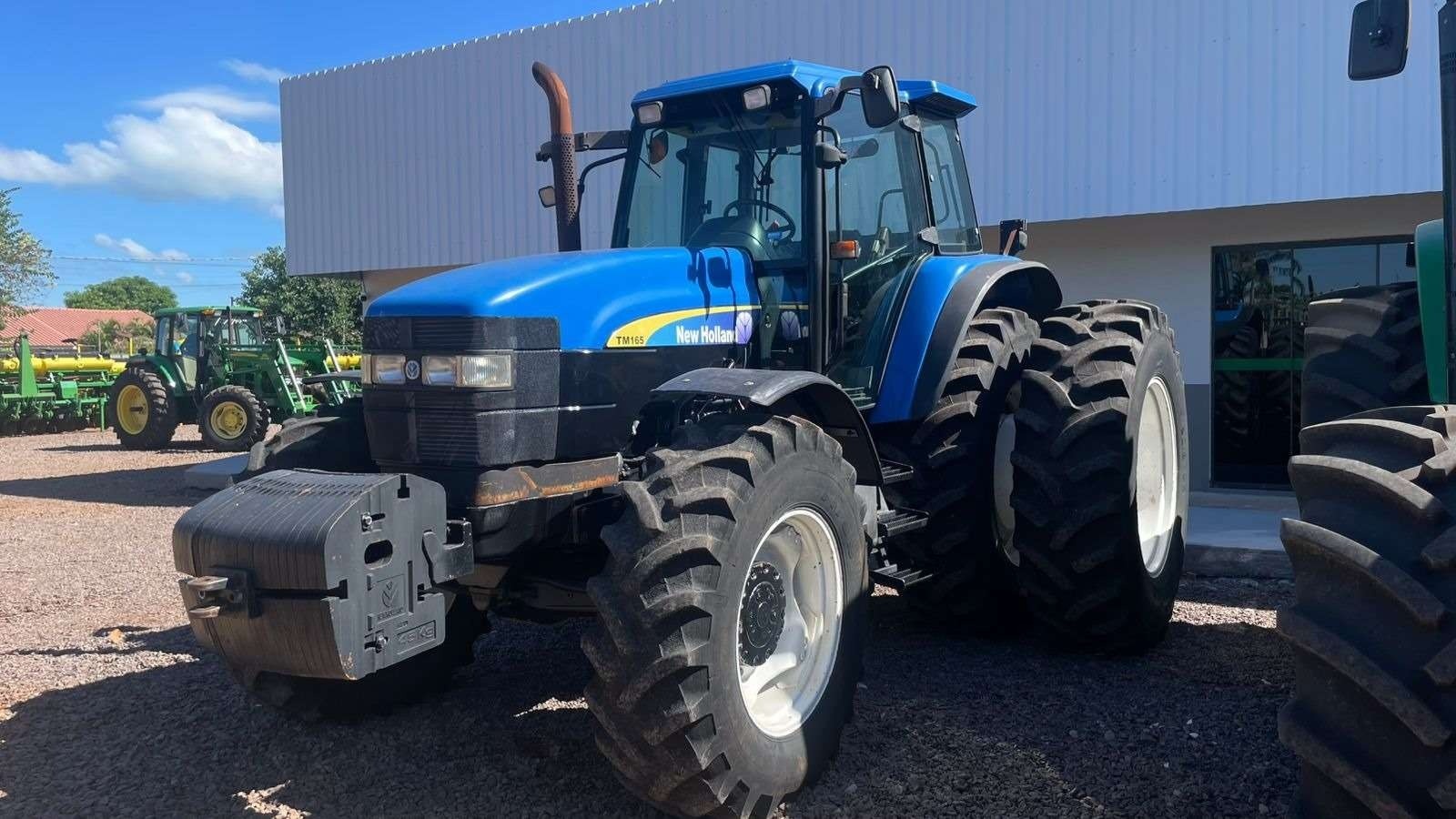 Trator New Holland TM 165 ano 2001 - TM 165 - Máquinas Agrícolas