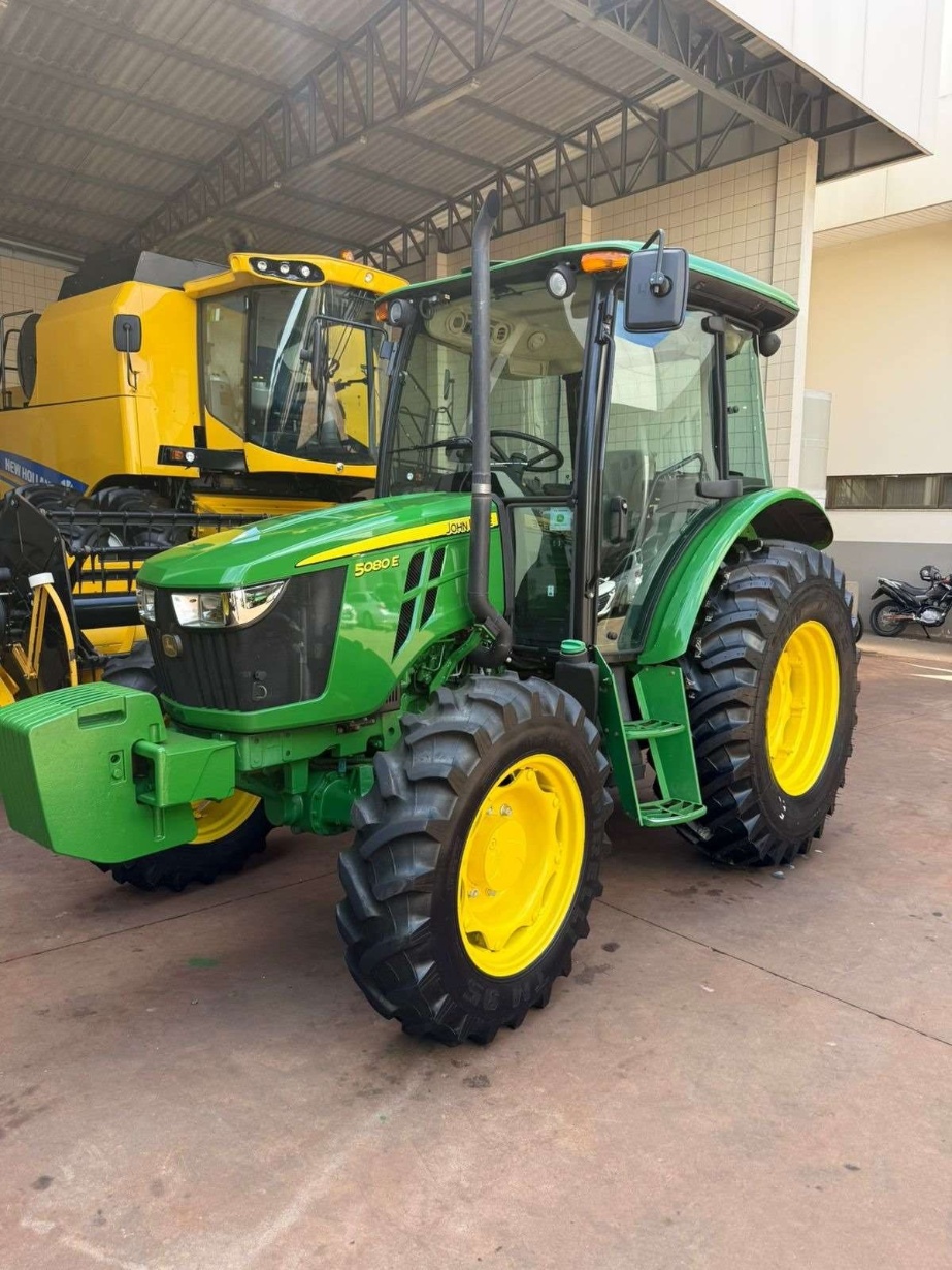 Trator John Deere 5080E ano 2019 - 5080E - Máquinas Agrícolas
