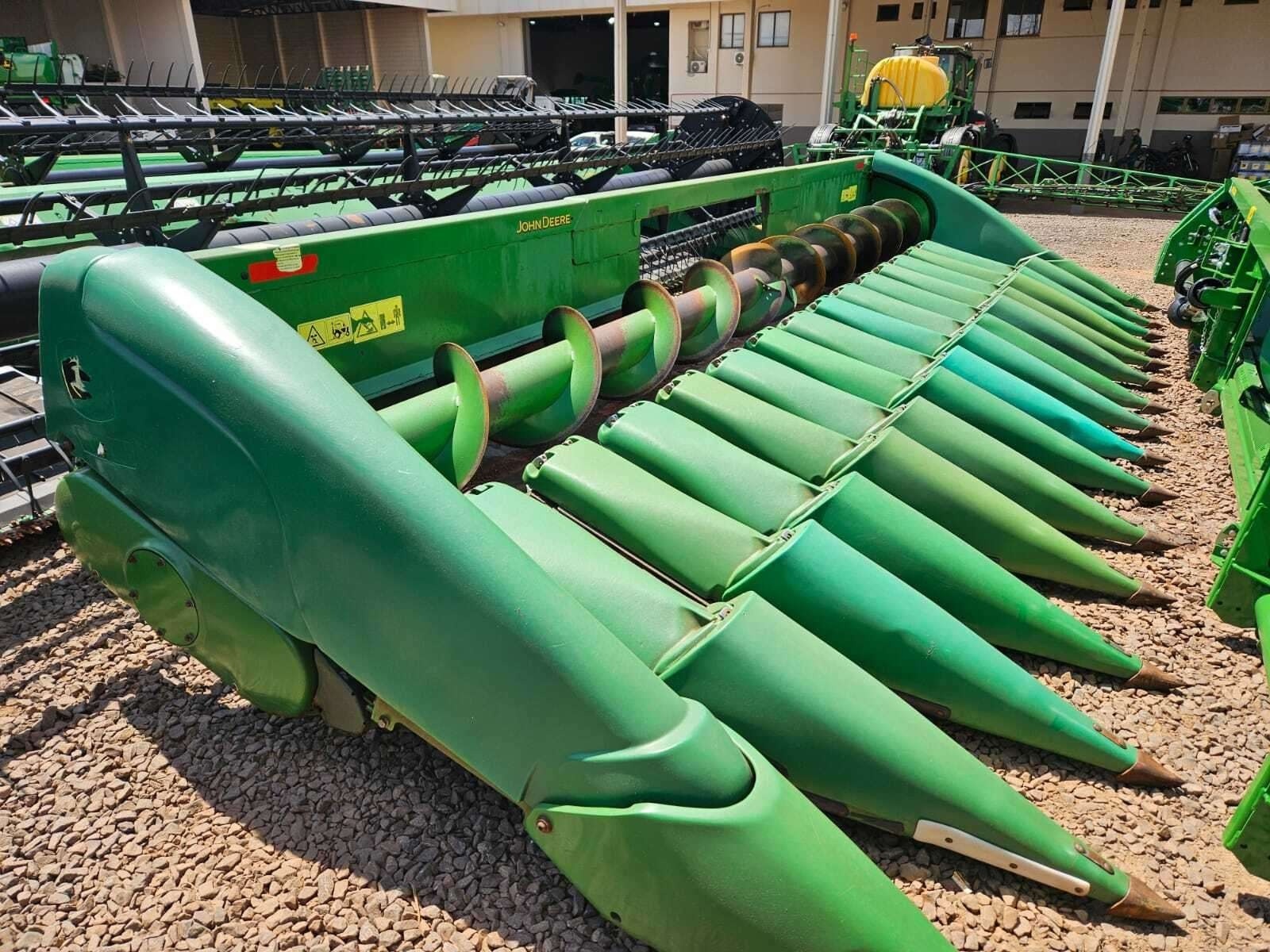 Plataforma John Deere 613C ano 2010