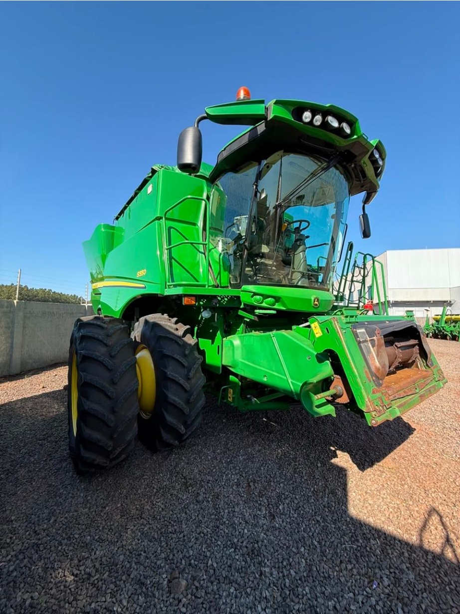 Colheitadeira John Deere S550 ano 2019 - S550 - Máquinas Agrícolas