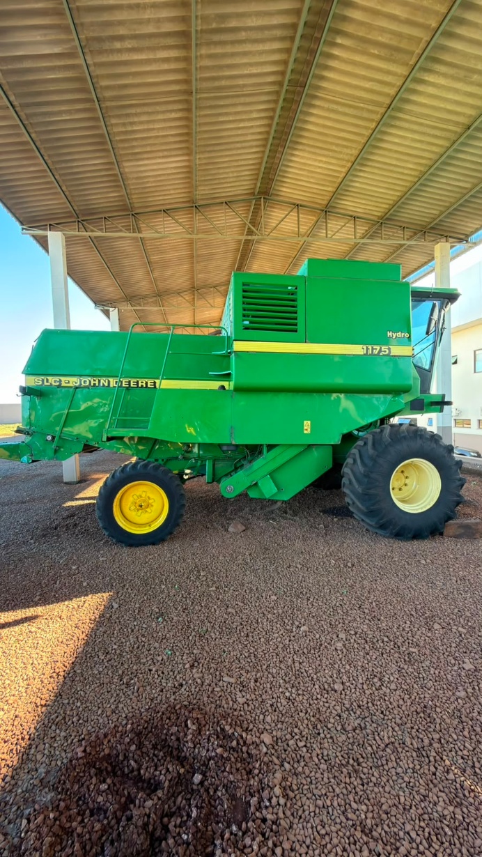 Colheitadeira John Deere 1175 ano 2000 - 1175 - Máquinas Agrícolas