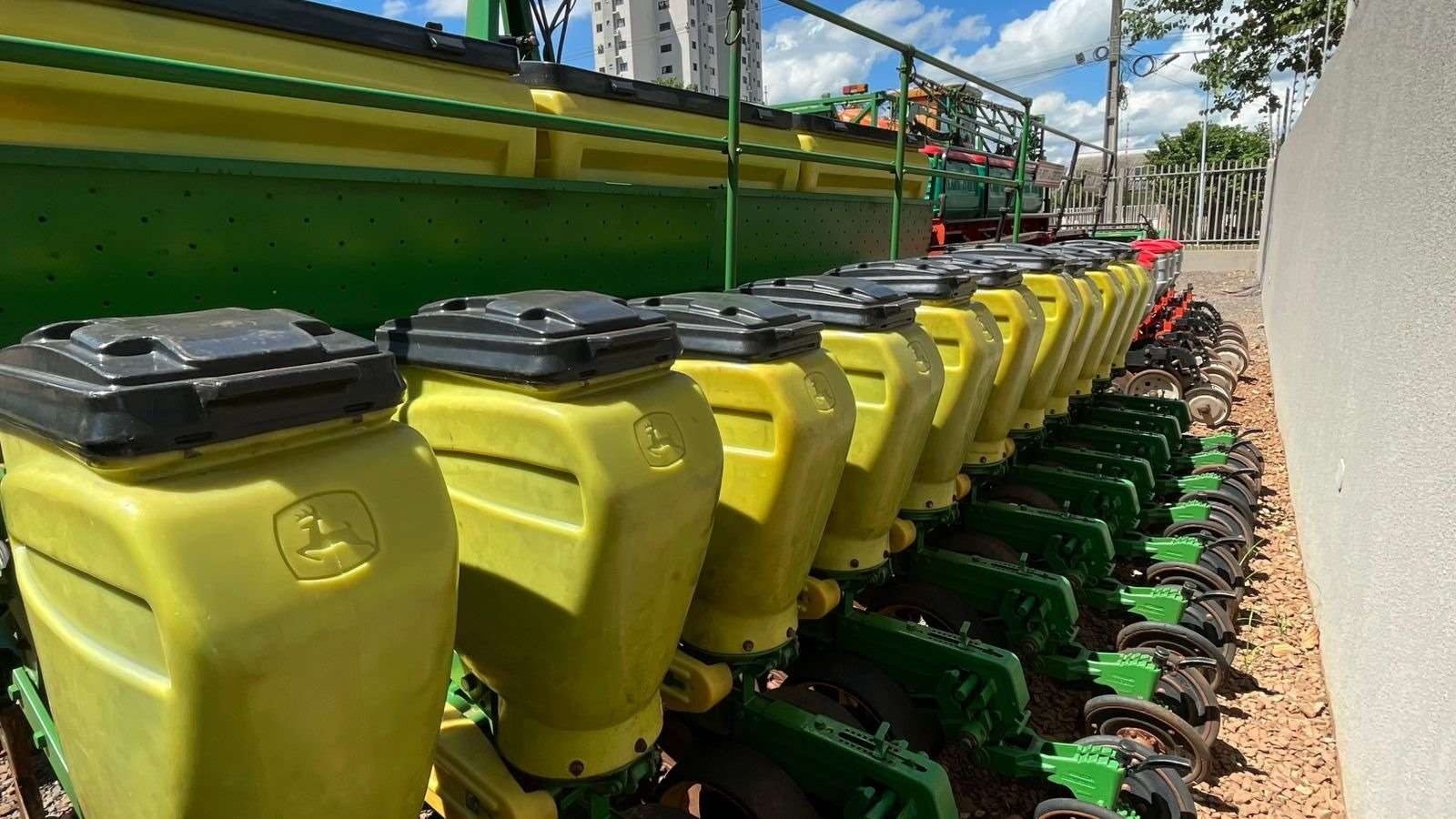 Plantadeira John Deere 1111 ano 2009