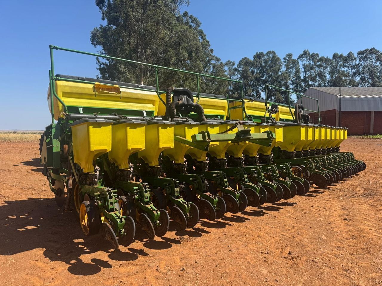 Plantadeira John Deere 1109 ano 2016
