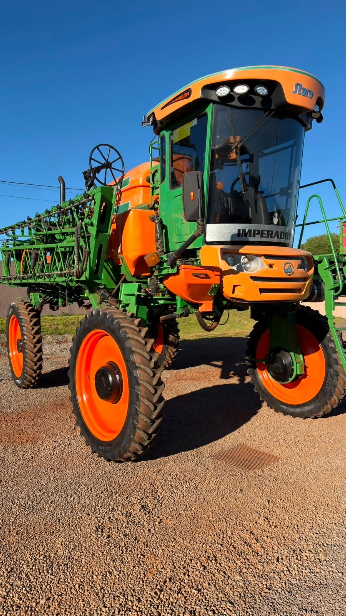 Pulverizador Autopropelido Stara IMPERADOR 3100 ano 2017 - IMPERADOR 3100 - Máquinas Agrícolas