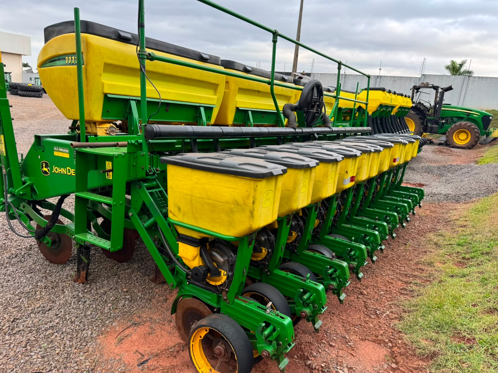 Plantadeira John Deere 1111 ano 2014