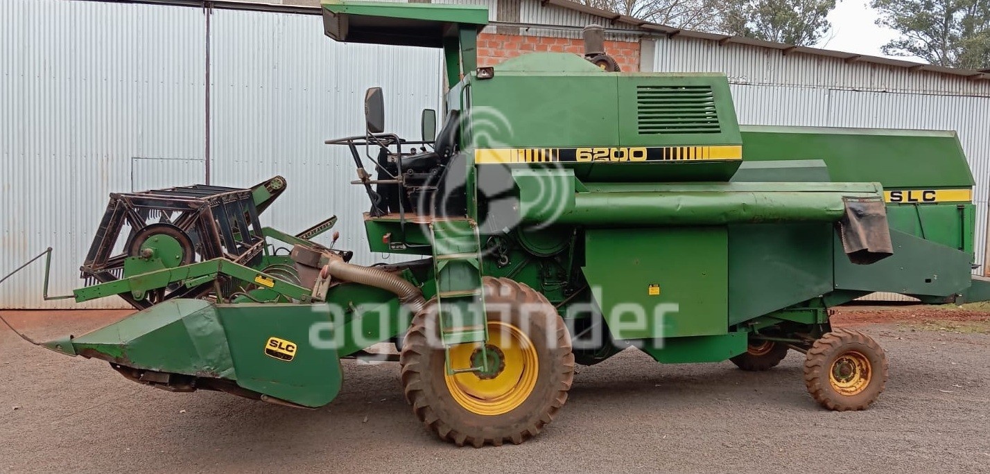 Colheitadeira SLC 6200 ano 1985