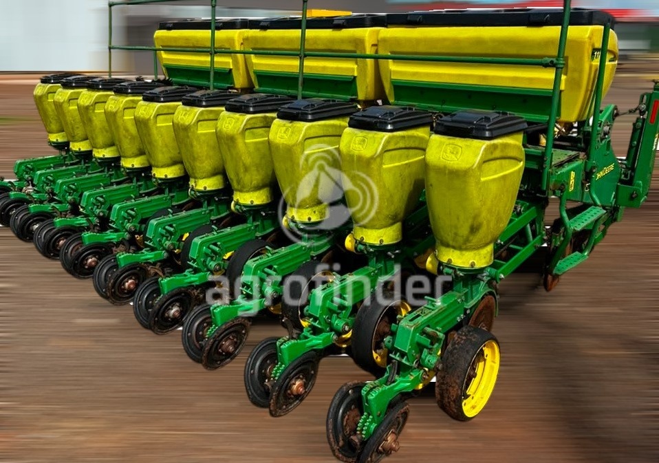 Plantadeira John Deere 1111 ano 2008 - 1111 - Implementos para Plantio