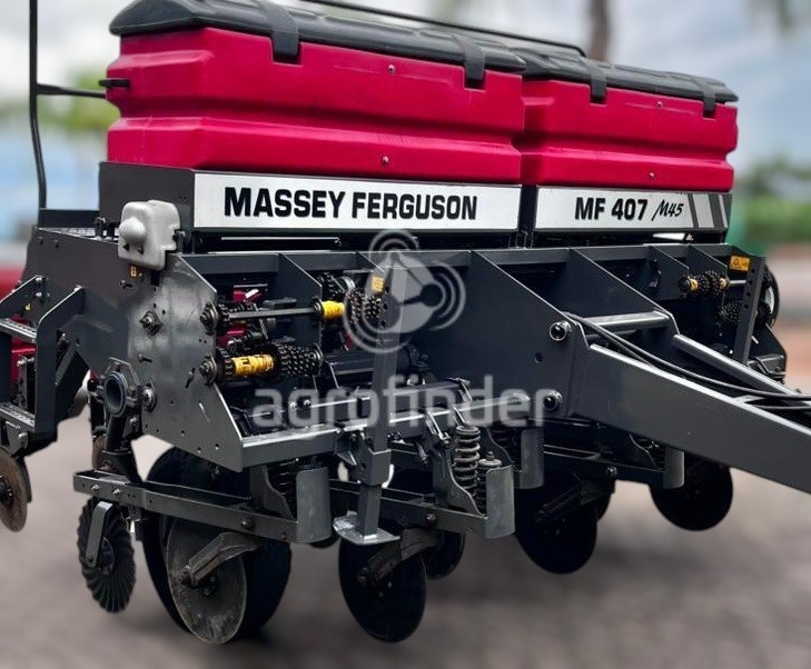 Plantadeira Massey Ferguson MF 407 ano 2013