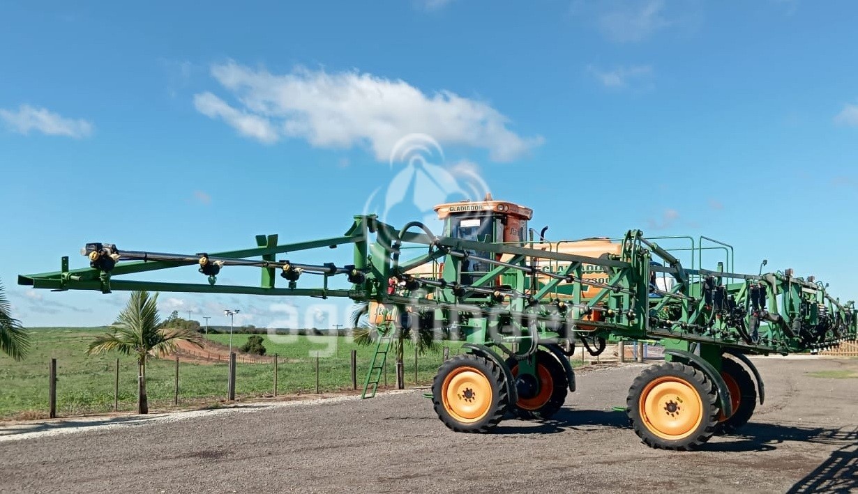 Pulverizador Autopropelido Stara Gladiador 2300 ano 2013