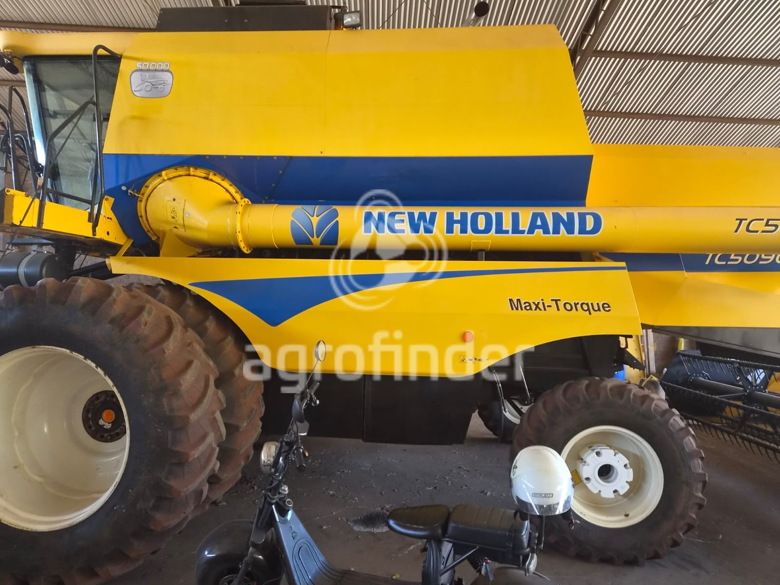 Colheitadeira New Holland TC 5090   ano 2014