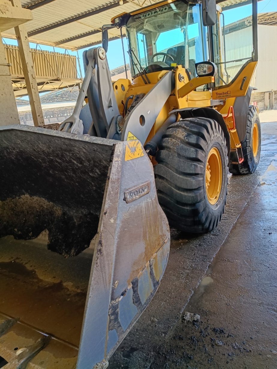 Pá Carregadeira Volvo L90F ano 2023 - L90F - Máquinas de Linha Amarela