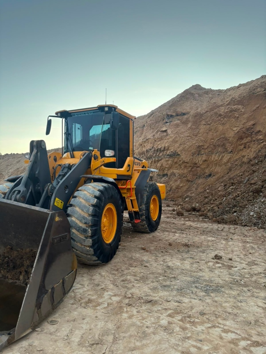 Pá Carregadeira Volvo L90F ano 2021 - L90F - Máquinas de Linha Amarela