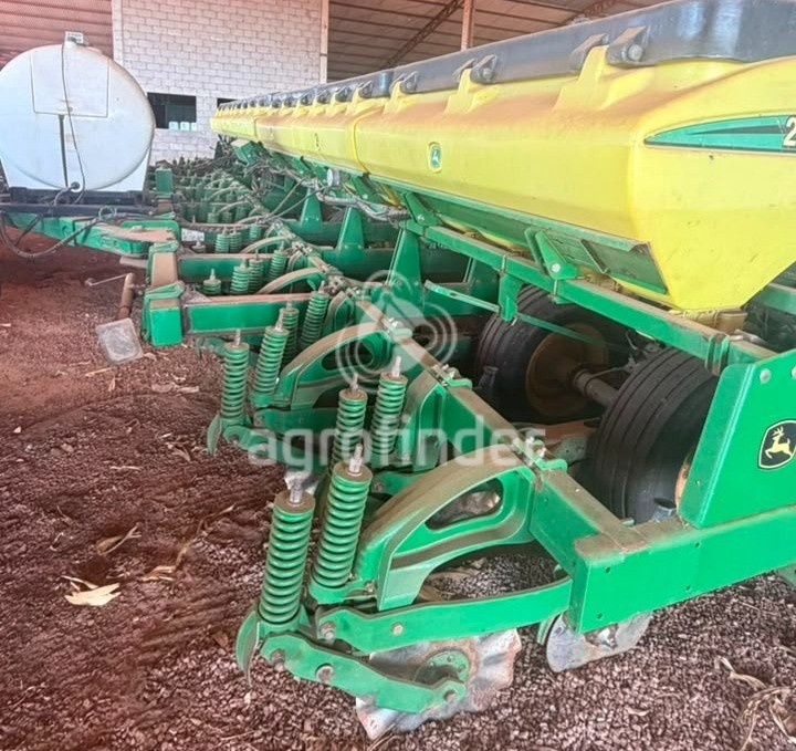 Plantadeira John Deere 2126 CCS ano 2021 - 2126 CCS - Implementos para Plantio