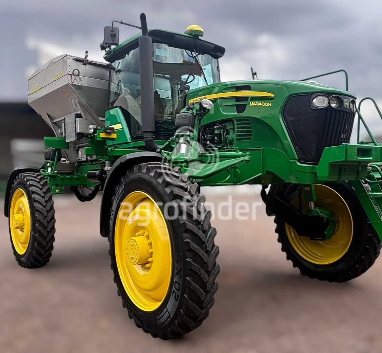 Distribuidor Autopropelido John Deere M4040DN ano 2020 - M4040DN - Máquinas Agrícolas