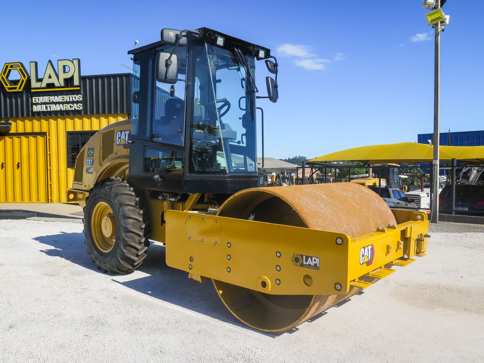 Rolo Compactador Caterpillar CS7 ano 2025 - CS7 - Pavimentação e Infraestrutura