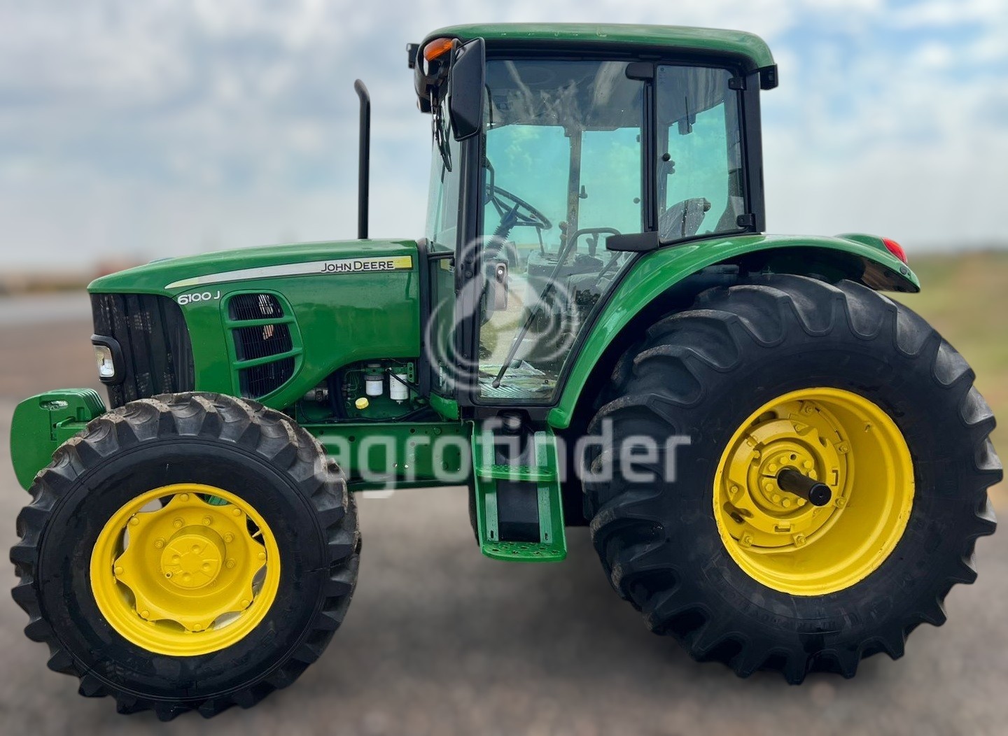 Trator John Deere 6100J ano 2019 - 6100J - Máquinas Agrícolas