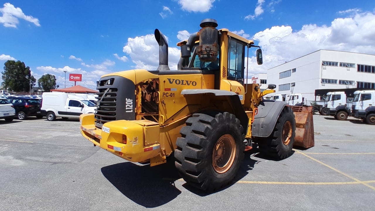 Pá Carregadeira Volvo L120F ano 2022