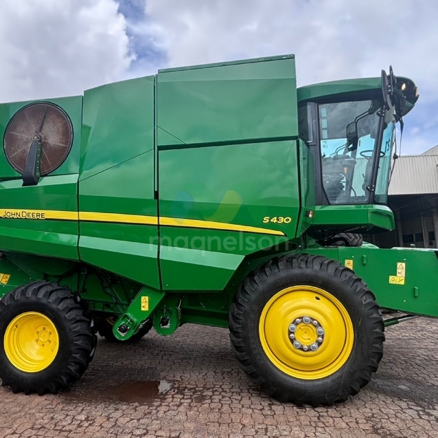 Colheitadeira John Deere S430 ano 2021