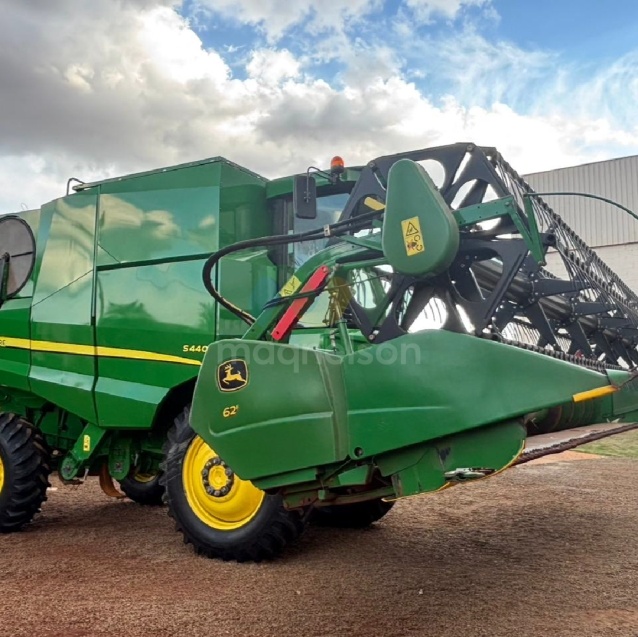 Colheitadeira John Deere S440 ano 2019