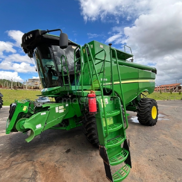 Colheitadeira John Deere S550 ano 2015
