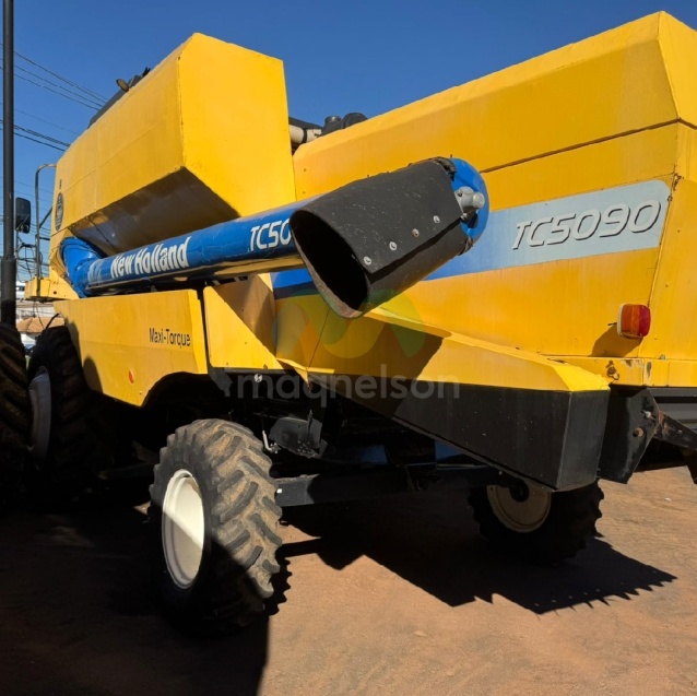 Colheitadeira New Holland TC 5090   ano 2008
