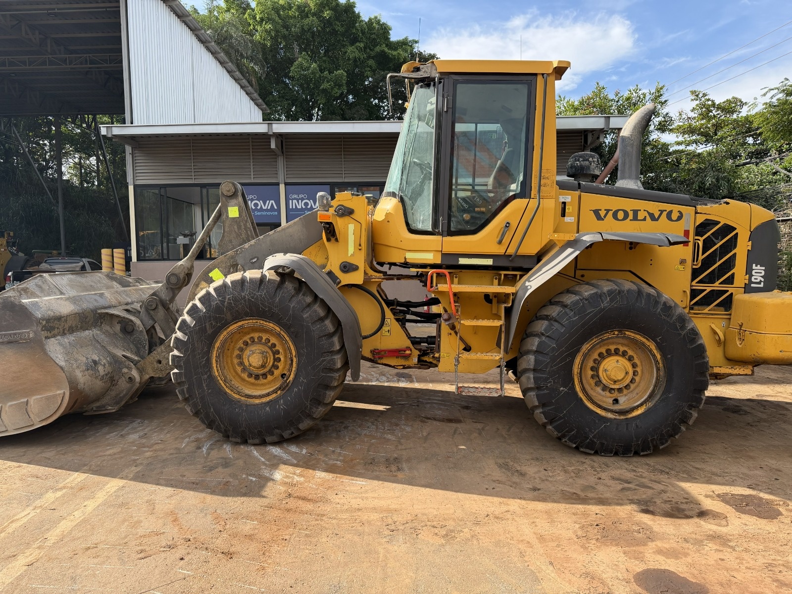 Pá Carregadeira Volvo L90F ano 2022
