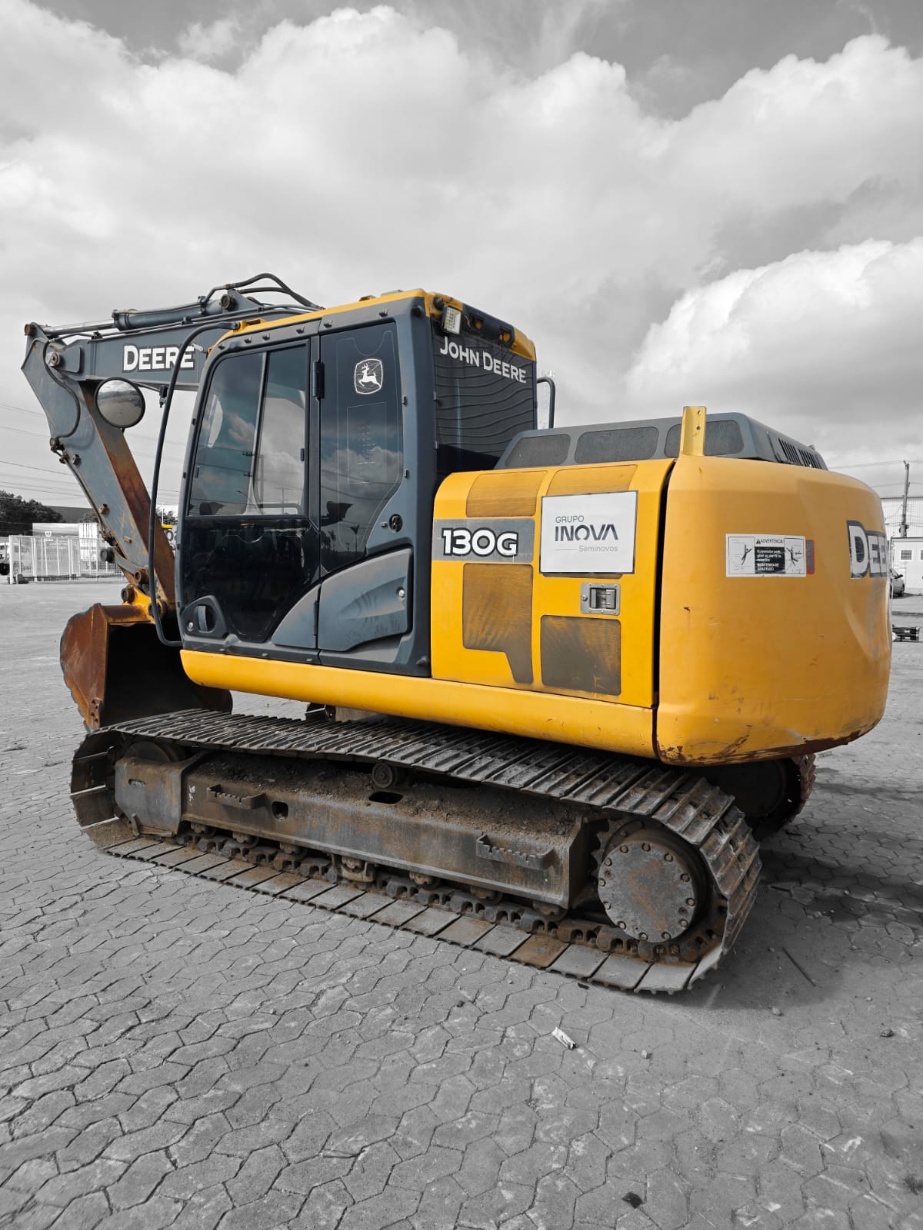 Escavadeira John Deere 130G ano 2018
