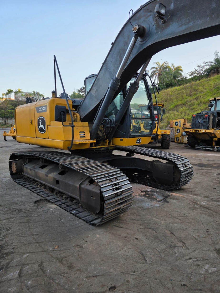 Escavadeira John Deere 200G ano 2020