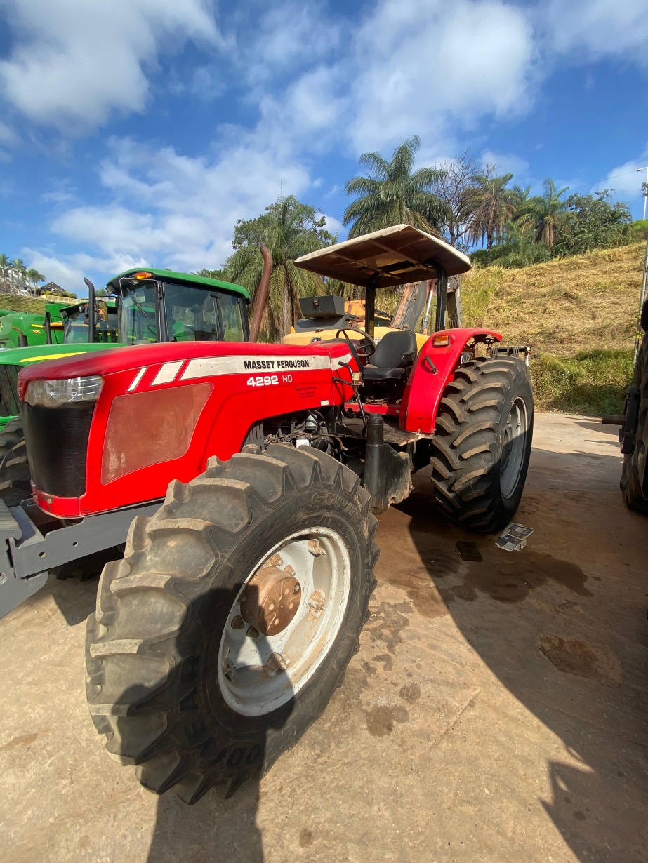 Trator Massey Ferguson MF4292HD ano 2015