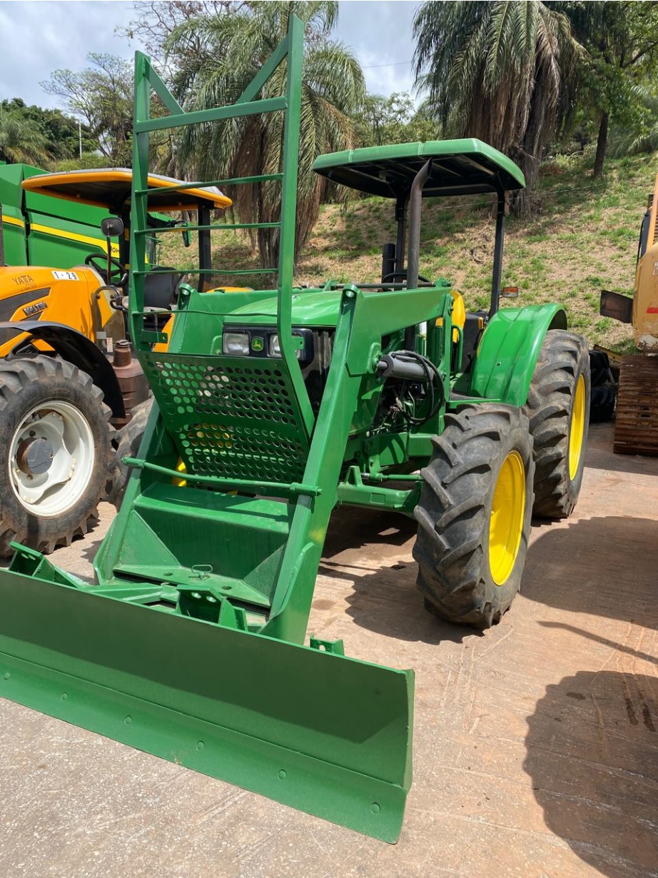 Trator John Deere 5085E ano 2018