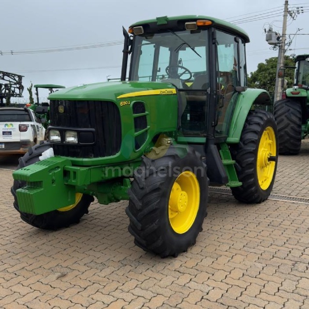 Trator John Deere 6130 ano 2012