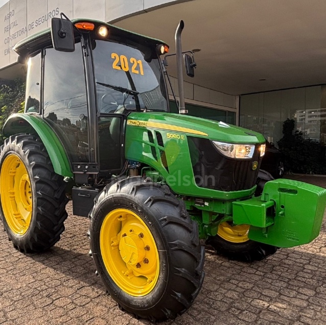 Trator John Deere 5080E ano 2021