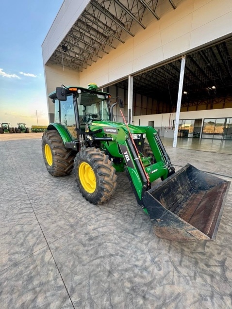Trator John Deere 5090E ano 2023