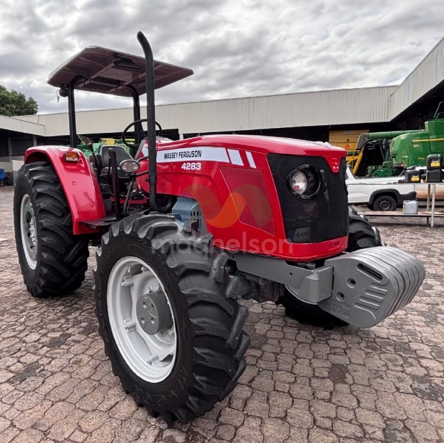 Trator Massey Ferguson MF 4283 ano 2014