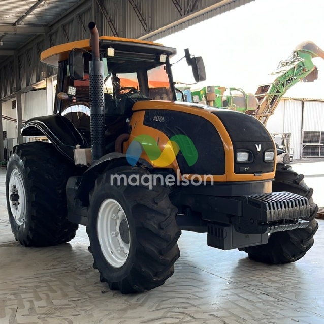 Trator Valtra BT 210 ano 2013