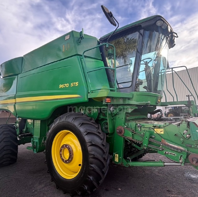 Colheitadeira John Deere 9670 STS  ano 2013
