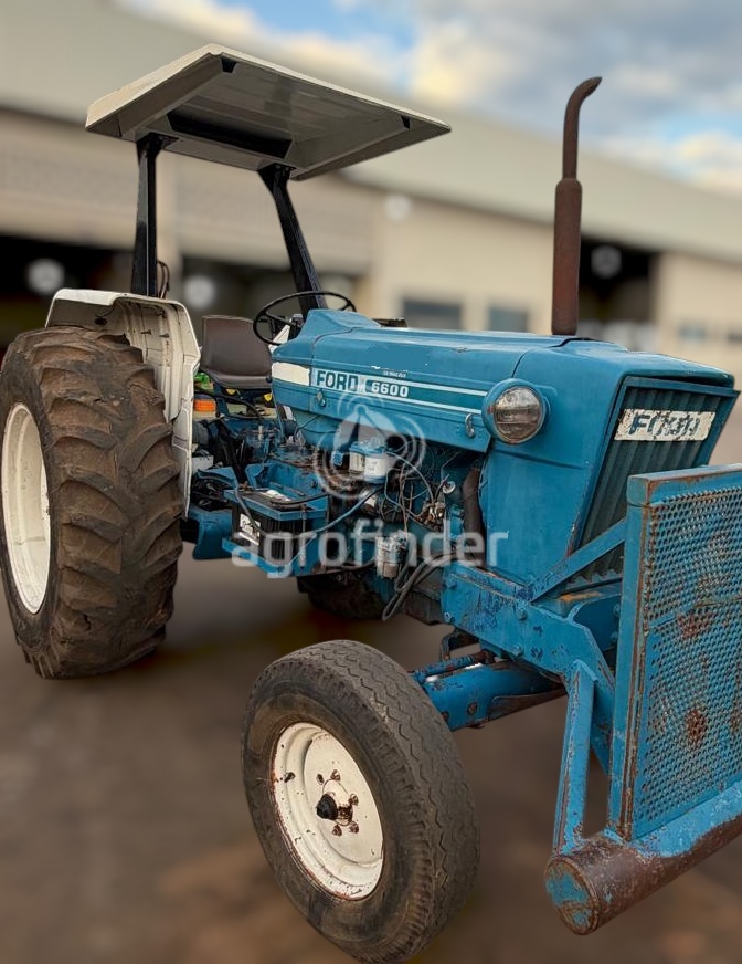 Trator Ford 6600 ano 1984