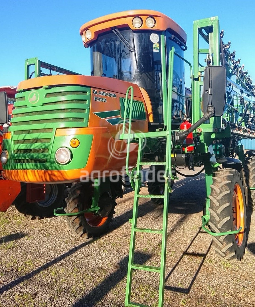 Pulverizador Autopropelido Stara Gladiador 2300 ano 2015