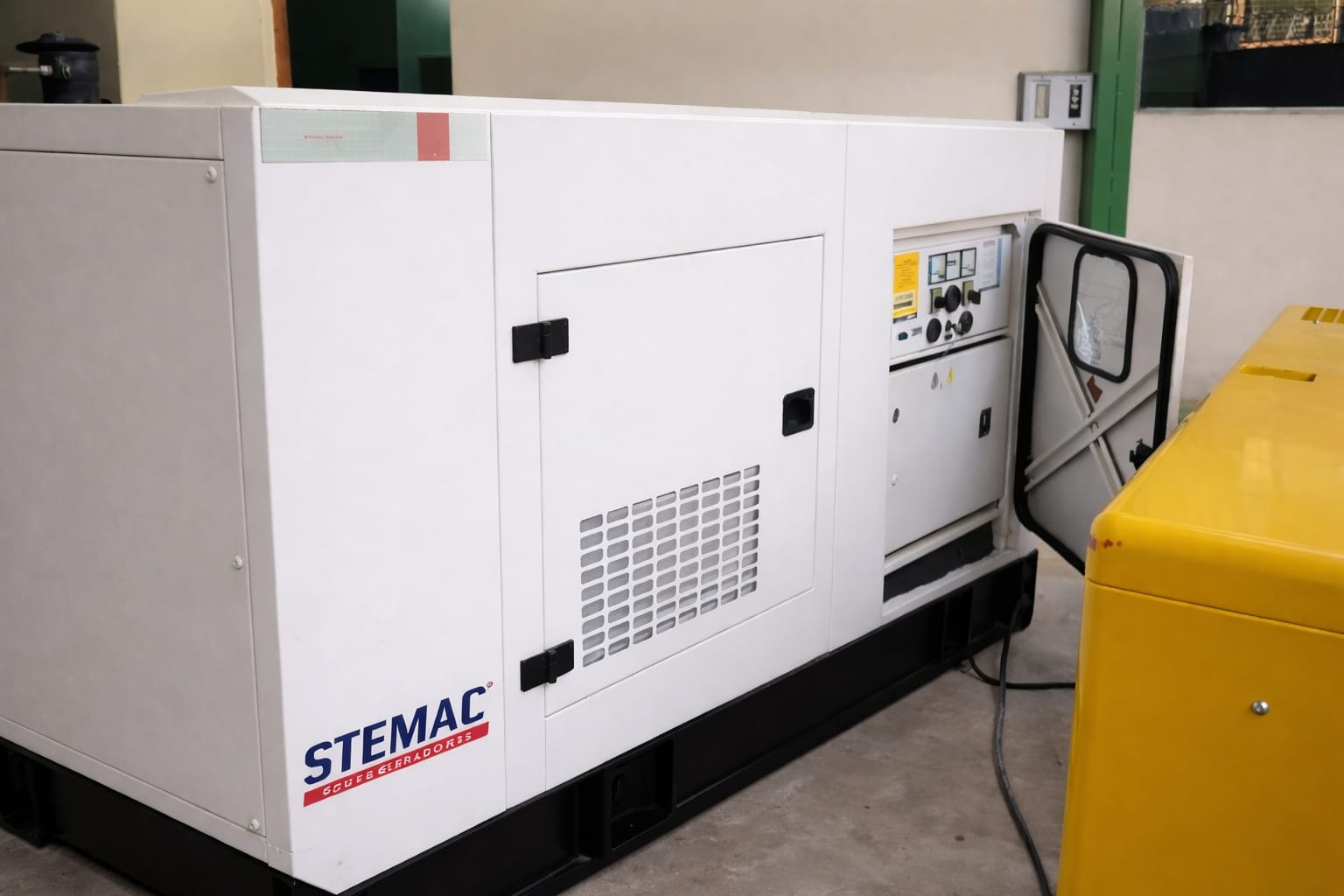 Gerador de Energia STEMAC 55 kVA ano 2013