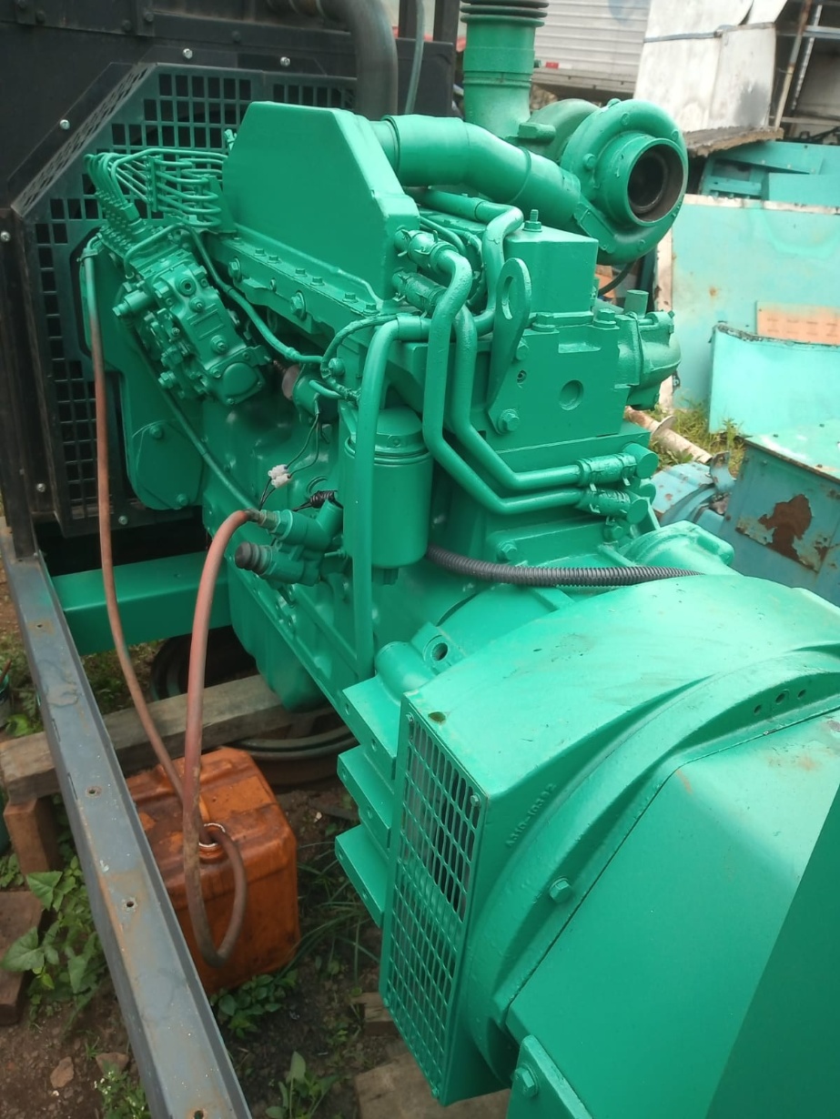 Gerador de Energia Cummins 230 kVA