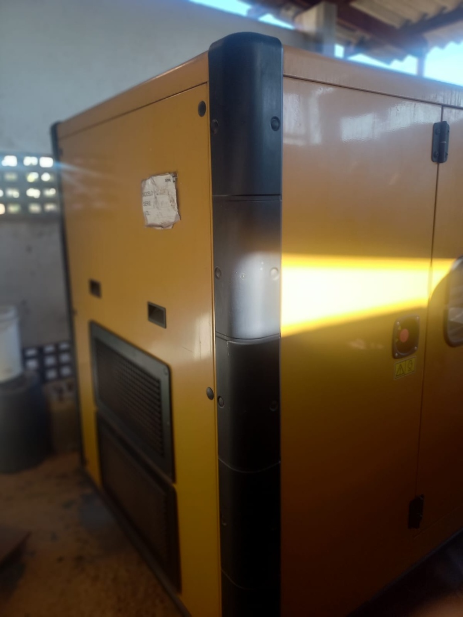 Gerador de Energia Olympian 220 kVA ano 2014