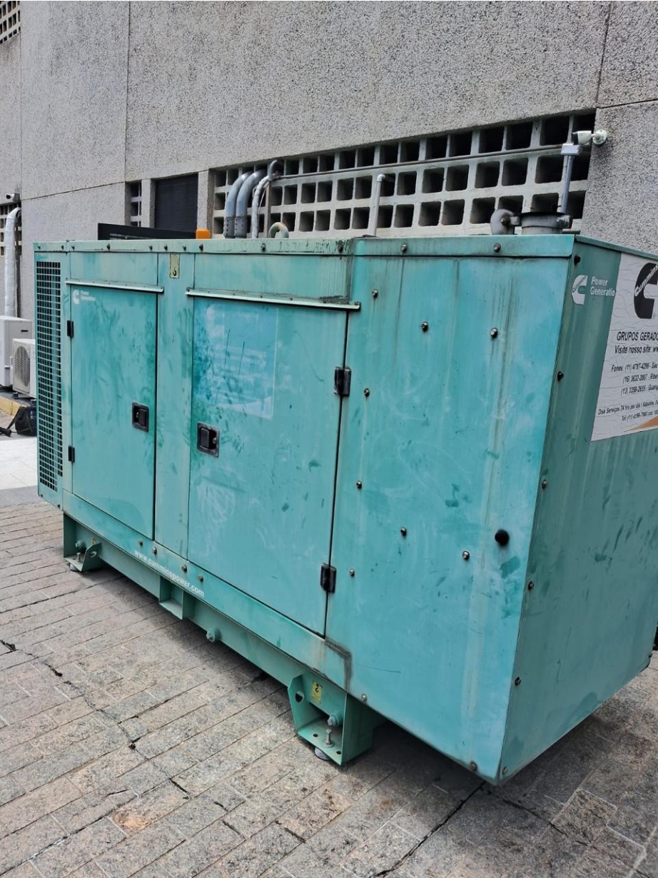 Gerador de Energia Cummins 180 kVA ano 2017